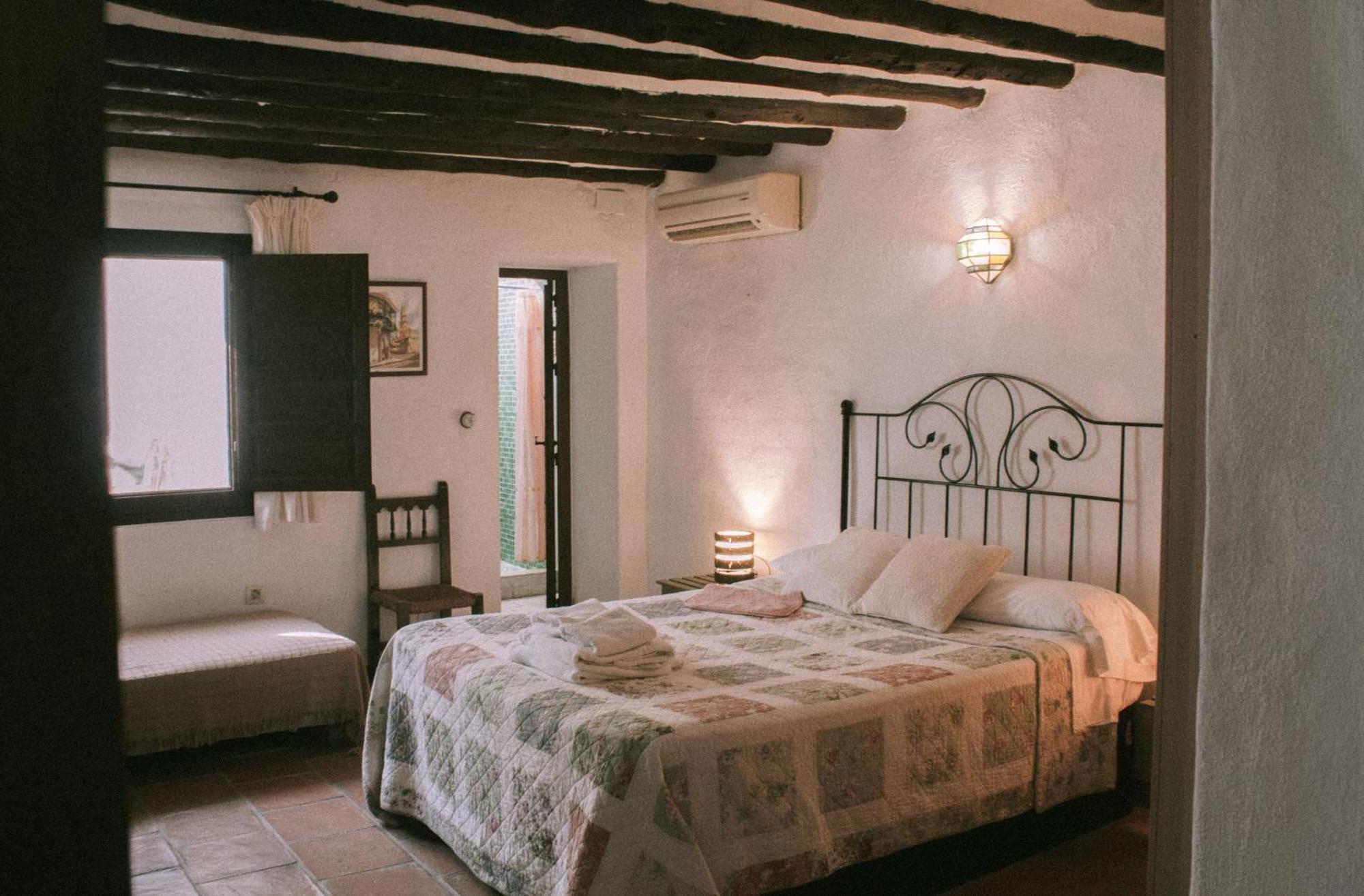 Hotel Rural Alqueria De Los Lentos Niguelas Ruang foto